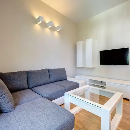 Dr - Frank Apartment *