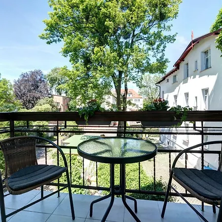 Apartment Dr - Frank Sopot