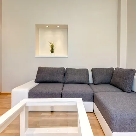 Dr - Frank Apartment