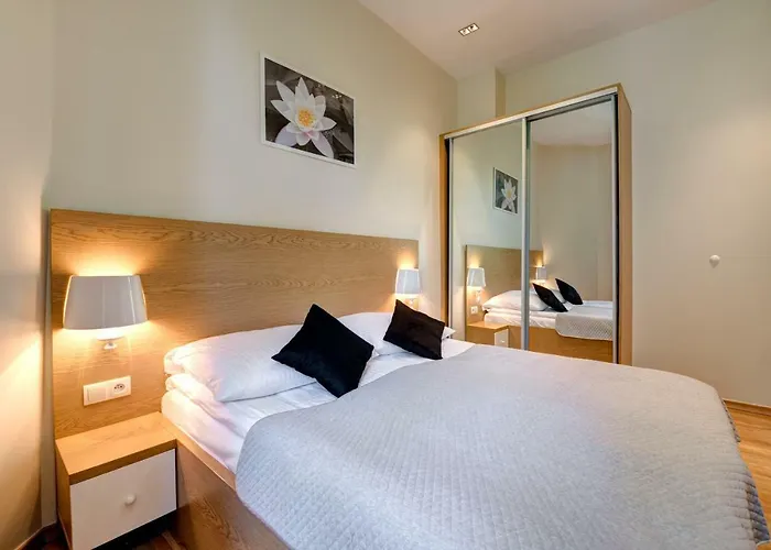 Dr - Frank Apartment *