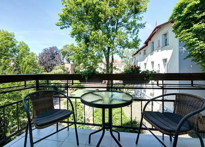 Apartment Dr - Frank Sopot